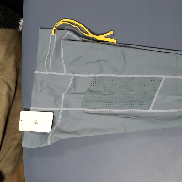 Fabletics Lg Gray Leggings - Picture 3 of 4